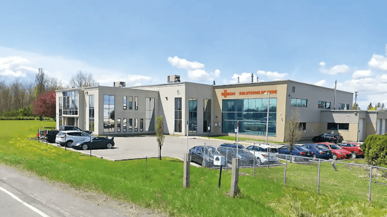 boisbriand_front_building_on_highway_640_lr