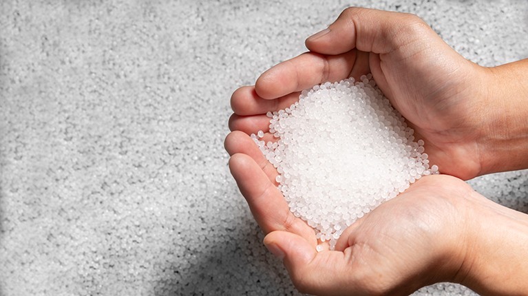 Pneumatic conveying in plastics recycling