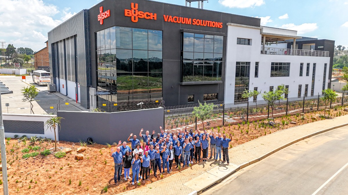 headquarter_groupshot_1200x675