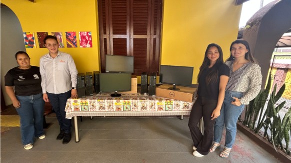 Busch Brasil donó ordenadores y equipos de oficina para dar soporte a la educación y la inclusión