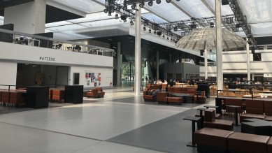 vacuum_hall