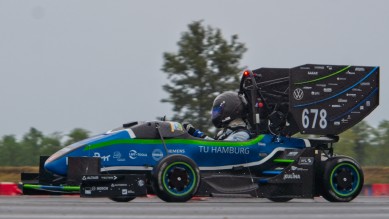 image_sponsoring_of_a_student_racing_team_en