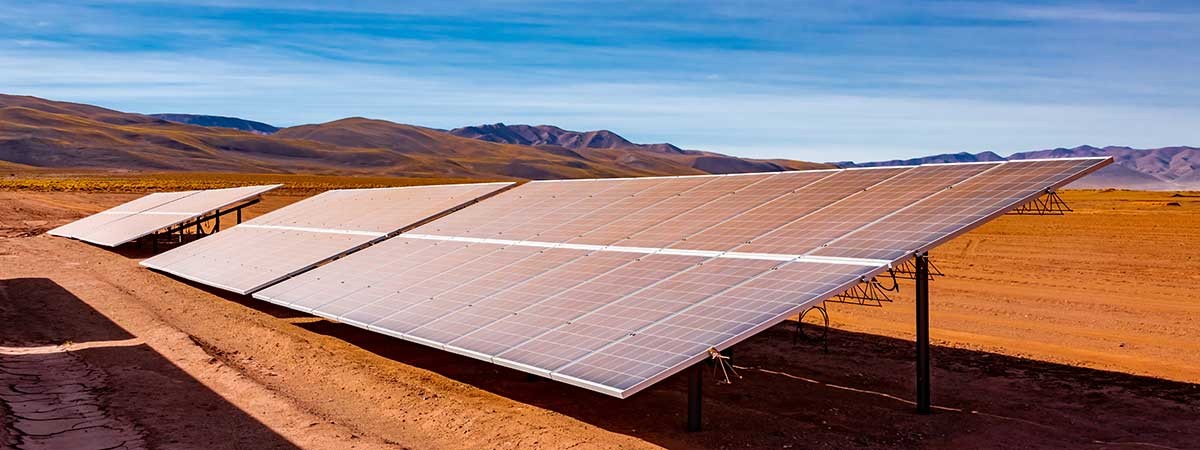 solarparkdesert_adobestock_215142105_300dpi_rgb
